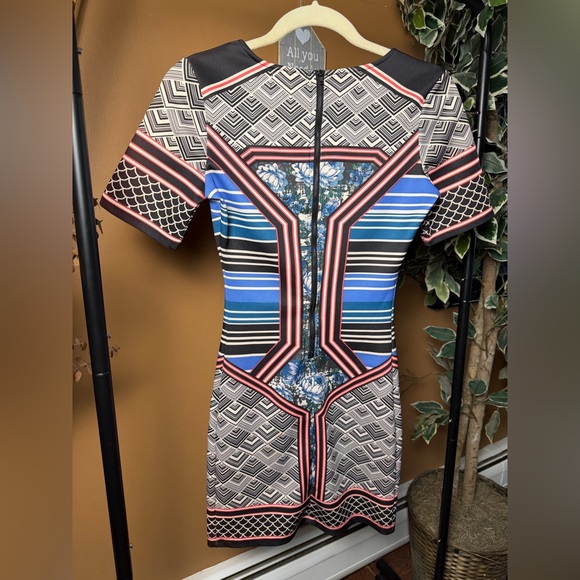 Jealous Tomato Stripe Floral Shift Dress Short Sleeves Back Zipper Size XSmall - Picture 2 of 8